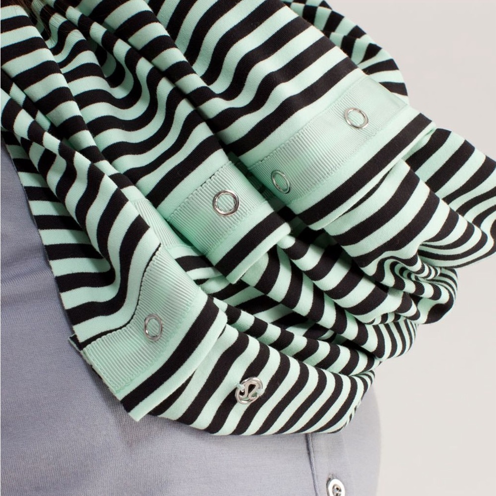 lululemon athletica Vinyasa Scarf Rulu
Classic Stripe Mint Moment Black - Picture 5 of 8